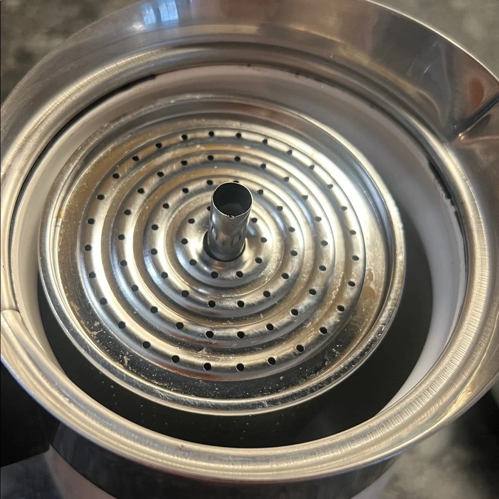 6 cup Vintage Corningware Stovetop percolator. Super clean. Very few marks
